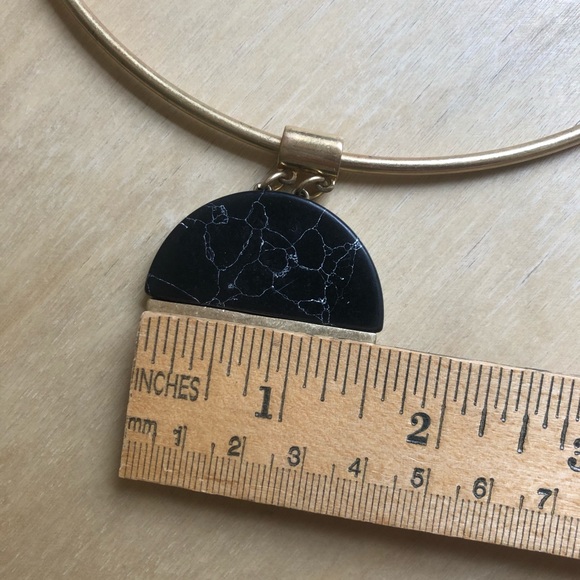 Gold-tone Choker with Marbleized Pendant - Picture 4 of 5